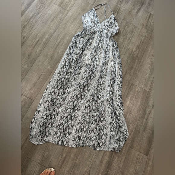 🌸BOUTIQUE snake print dress ✨ - Picture 5 of 8